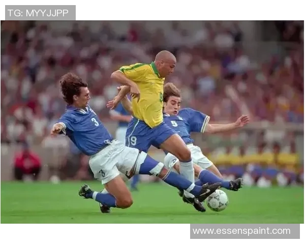 最具光环效应的足球巨星是谁 全球足坛传奇人物的荣耀与成就解析